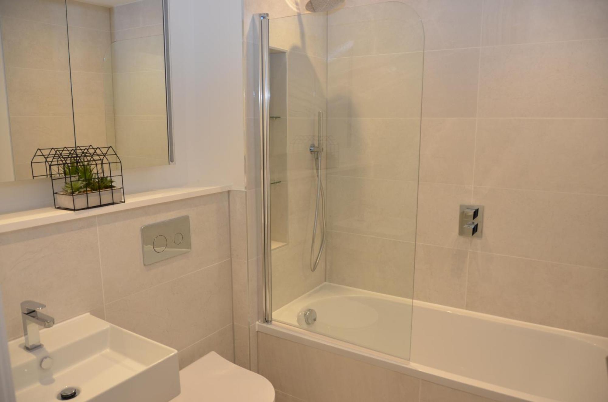 4-Level Luxury 2 Bedroom House Sleeps 6, Rooftop, Harry P & Free Parking واتفورد المظهر الخارجي الصورة